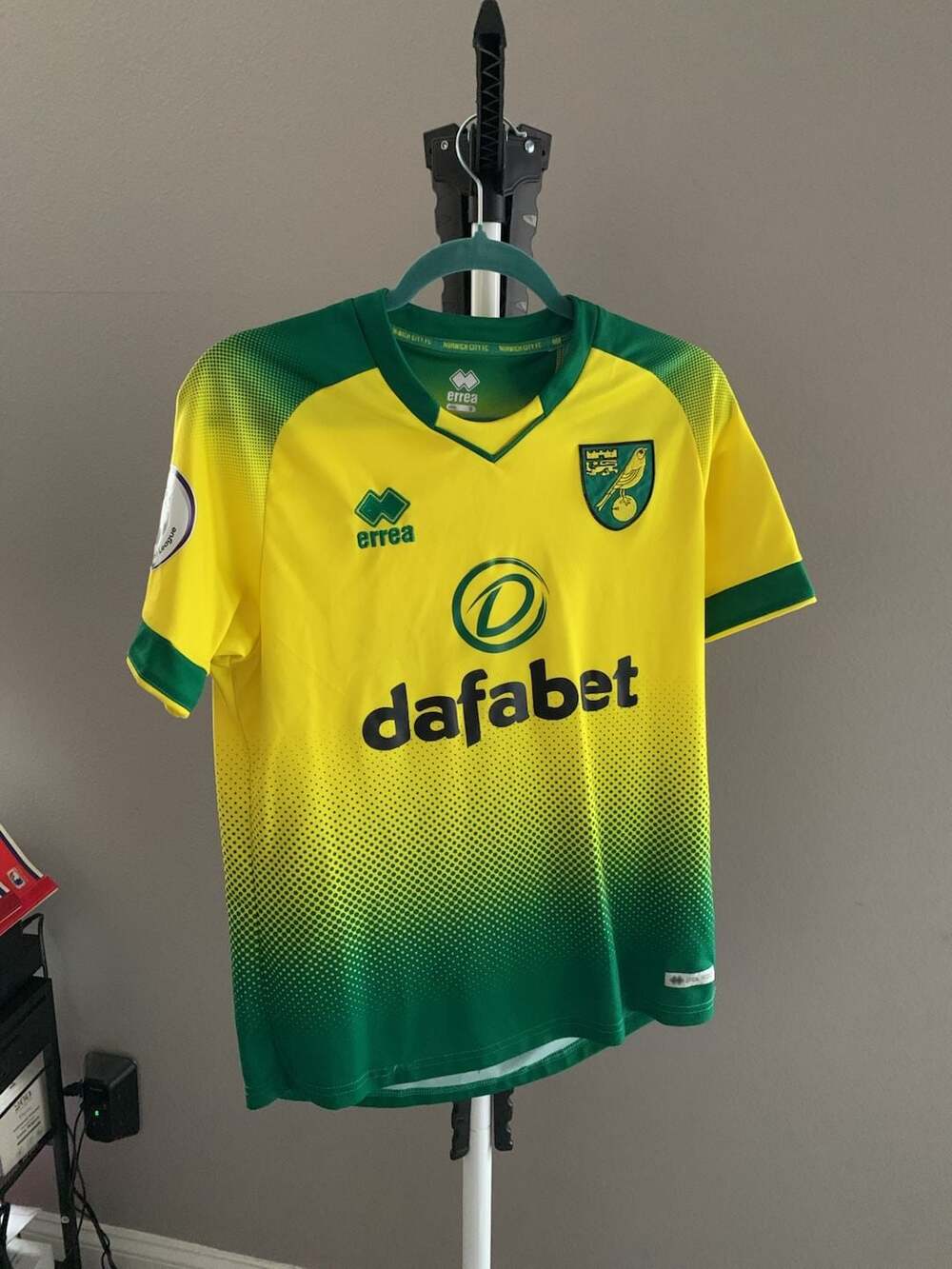 Norwich City 2019-2020 Home Football Jersey Errea Dafabet #11 Klatte